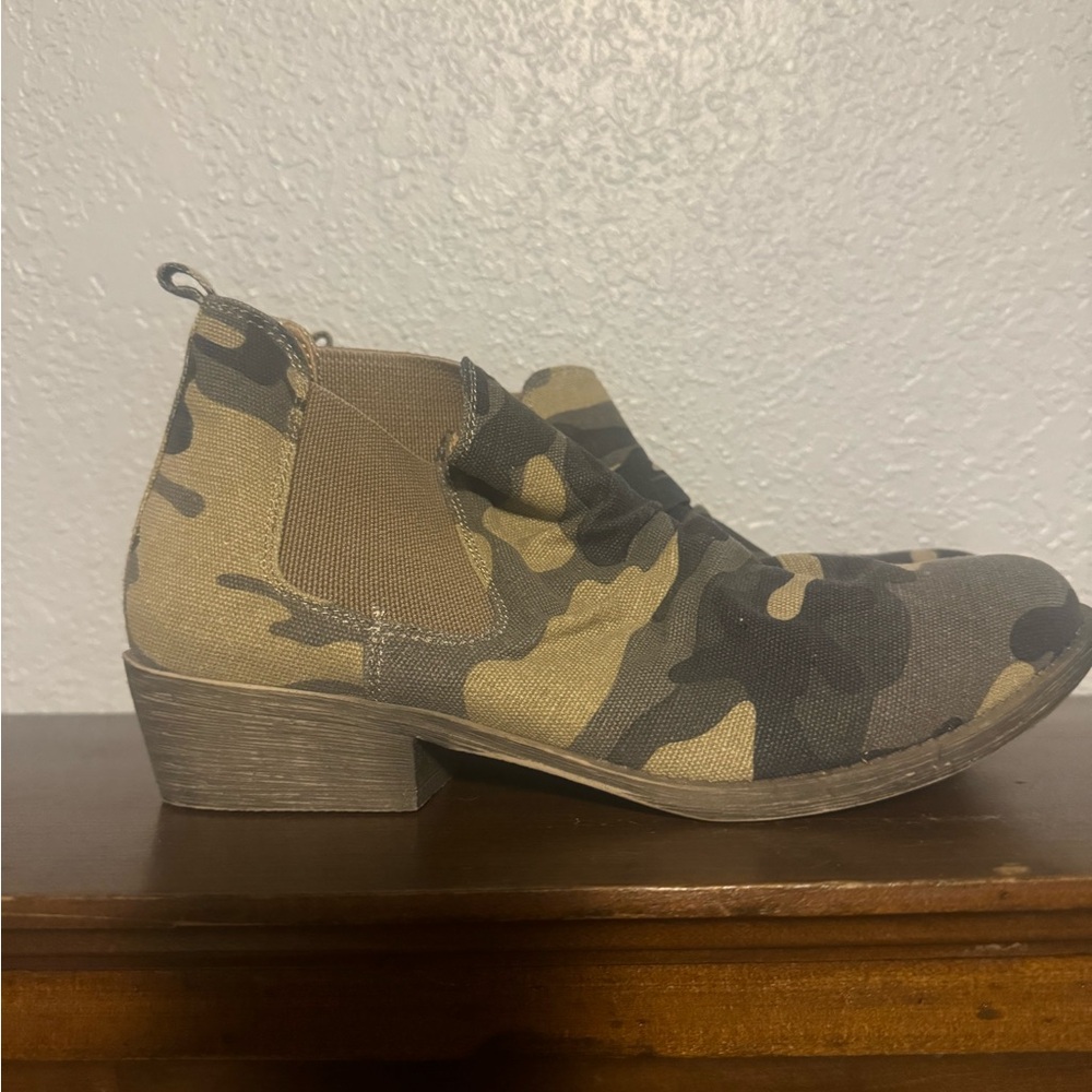 Camouflage Ankle Boots